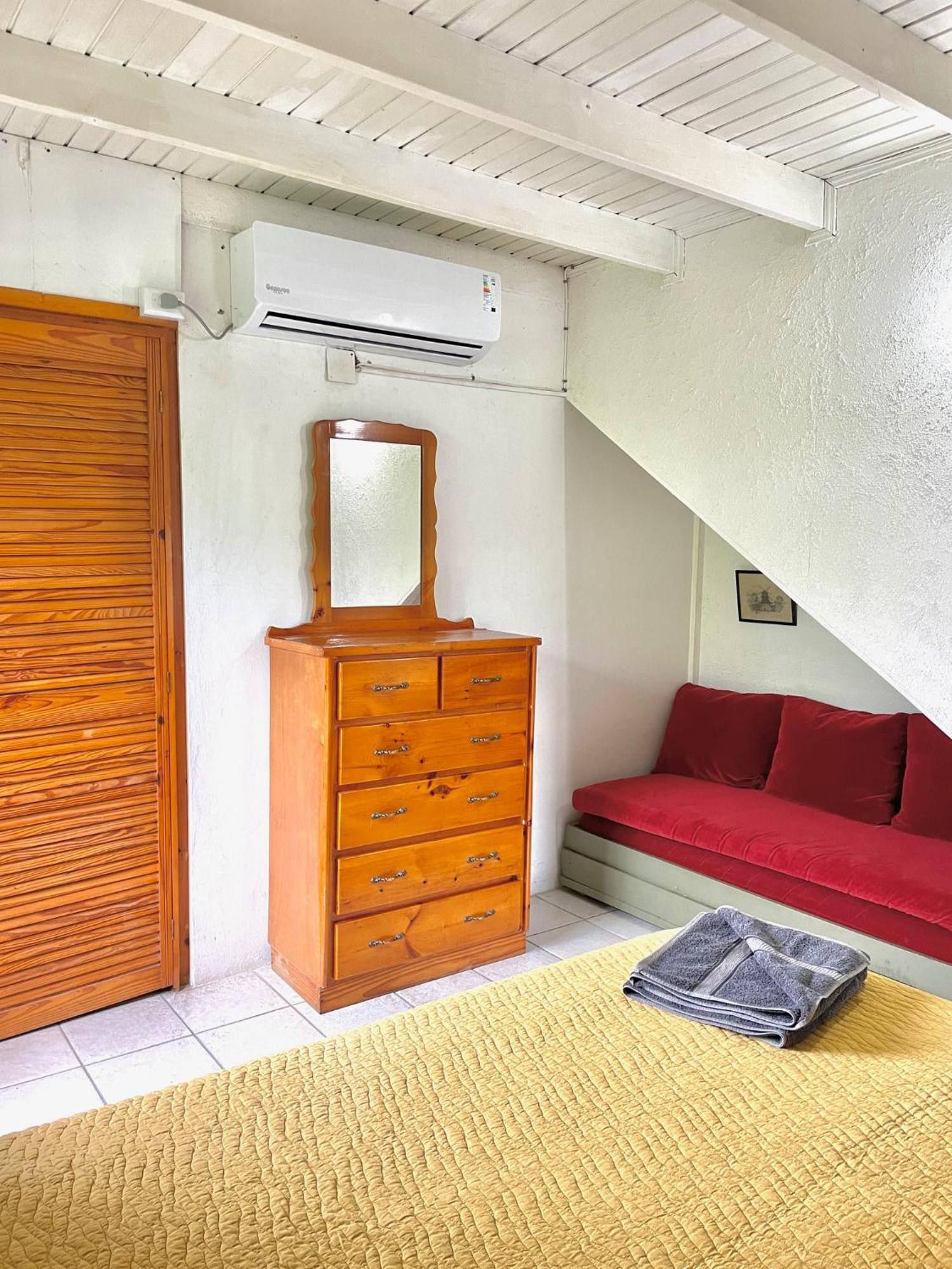 Bananaquit Tobago -Stay Near The Beach Crown Point Exterior foto