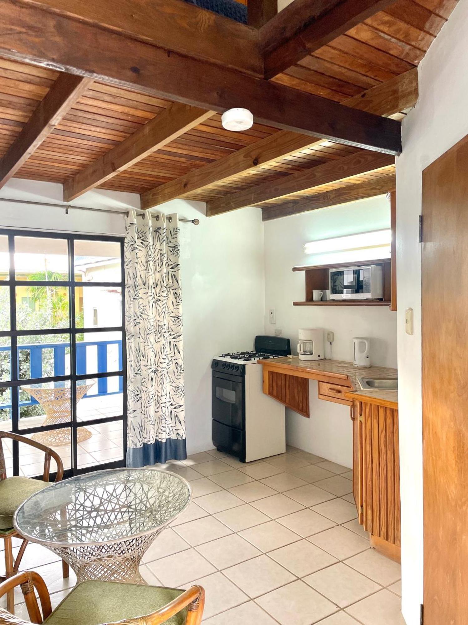 Bananaquit Tobago -Stay Near The Beach Crown Point Exterior foto