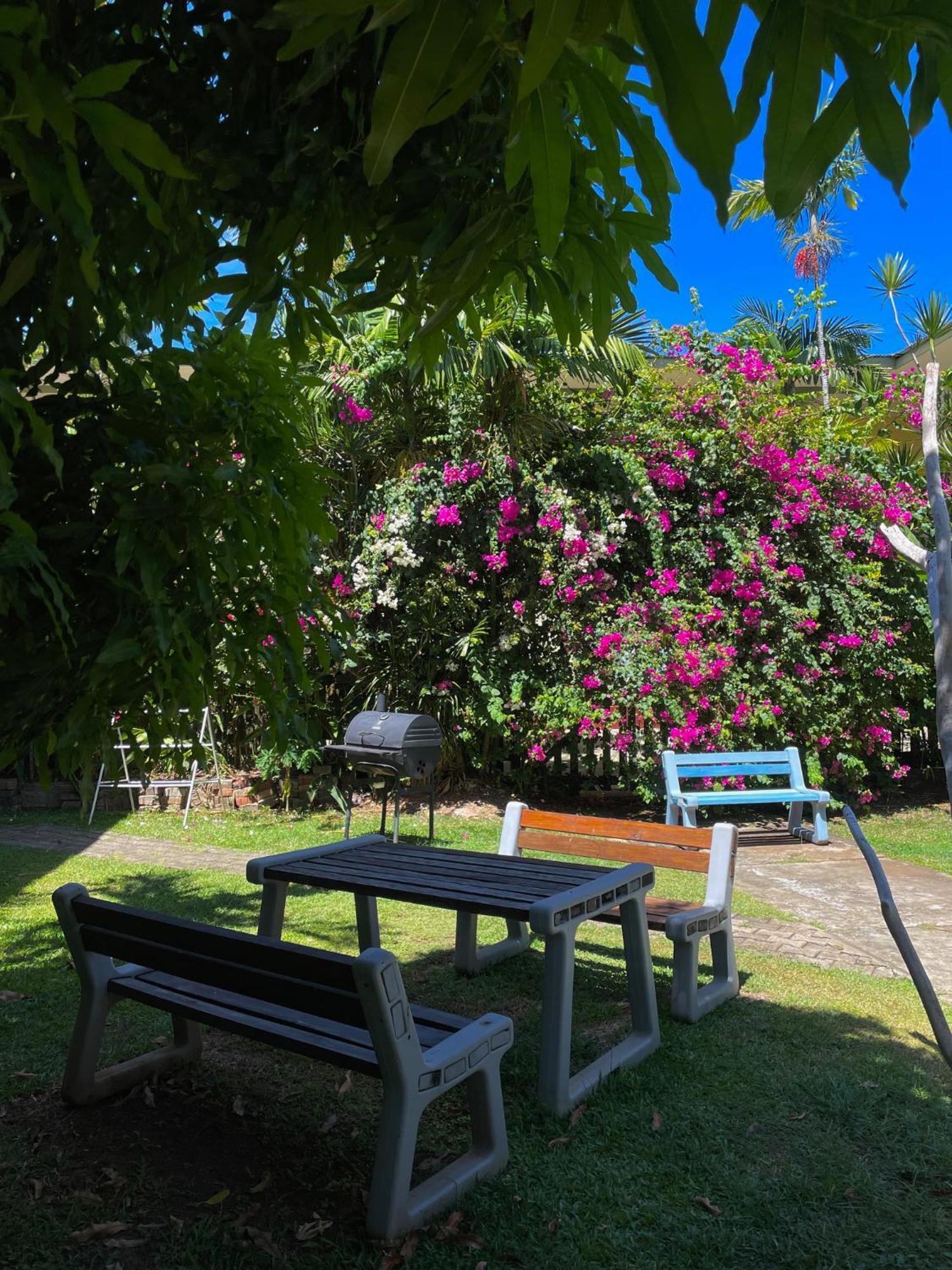 Bananaquit Tobago -Stay Near The Beach Crown Point Exterior foto